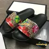 Designer Heren Sandalen Slippers Bloemen Bloemen Glijbaan Sandaal Rubberen Glijbanen Voor Kinderen Web Zomer Sandaal Strand Glijbaan Gestreepte Tijger Bee Slipper