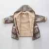 Kurtki Faux Fur Coat dla dziewcząt Dziewczyny 2 do 6 10 lat Dzieci jesienne zima ciepła wełniana kurtka w kratę moda Wysoka jakość odzieży wierzchniej