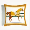 オフィスホームデコレーション用の隠されたジップソファカークッションカバー付きのQuaitly Horse Pillow Case Velvet Pillowcase