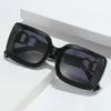lunettes de soleil design 24 Nouveau pour femmes, polyvalentes, haut de gamme, personnalisées, à la mode, grande boîte, style lunettes de soleil, commerce