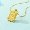 Collares colgantes Pequeña letra cuadrada para mujeres Chapado en oro Collar grabado de acero inoxidable Joyería de cumpleaños de Navidad