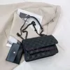 Bolsas são vendidas baratas em lojas de fábrica Bolsa feminina 2024 Nova moda corrente quadrada xadrez mãe doce cor versátil de um ombro cruzado