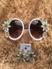 Solglasögon 2021 Fashion Designer Women Girls Luxury Rhinestone Retro Decor Floral Flower Summer Beach Glasses1364275