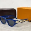 Designer Hommes Lunettes de soleil Femmes Sunglass Fleurs Lettres Sun Glass Grille Lunettes réfléchissantes Adumbral 8 couleurs Option Lunettes