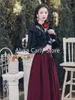 Sukienki robocze Vintage gotycka dwuczęściowa sukienki kobiety czarna koronkowa bluzka koronkowa koronkowa spódnica midi 2024 Zimowe sąd retro swobodne garnitury y2k