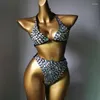 Stage Wear Discothèque Sexy Rouge Rose Strass Bikini Rave Outfit Femmes DJ Dancer Party Pole Dance Costume Show Crystal Bra Shorts Set