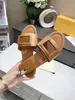 Sandalias de la marca de diseño de verano Sandalias de lujo almohadas cómodas zapatillas de playa de tobogán de moda verde negro de cobre zapatillas casuales