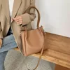 Bolsas de ombro simples mulheres balde cor sólida bolsas 2024 retro grande capacidade tote pu couro