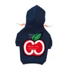 Designer hondenkleding Zachte katoenen hondenkleding Fleece hondenhoodie met klassiek letter- en appelpatroon, koude winterhuisdierenjassen voor katten Honden Gezellige warme hondensweatshirts A982