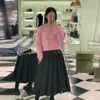 여자 스웨터 디자이너 하이 버전 Nanyou Women 's Clothing P 가족 스웨터 이른 봄 2024 게으른 스타일의 짧은 슬리밍 대조 둥근 목 vyjp