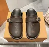 Äkta läderhalva tofflor Sandaler Slide Men Bostons mysig komfort platt TLOG Luxury Sliders Summer Pool Outdoor Women loafer Designer Casual Shoe Clogs Mule House