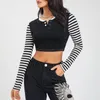 Kvinnors T-skjortor Kvinnor Fashion Wild Crop Tops Stripe Långärmad kontrast Färgknappar V-Neck T-shirts Spring Retro Slim Fit Streetwear