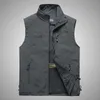 FGKKS Spring Men Maistcoat utomhus Leisure Solid Color Vest Young Middleaged Pography Fishing Casual Jacket Male 240314