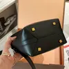 Lyxhandtag LE 37 Designer Bucket Bag For Woman Real Leather Handväska med axelband Tygpåsarna Mens Clutch och Mini Purse High Quality Armpit Crossbody Påsar