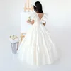 女の子のドレス2024 V-Neck Flower Dress for Wedding v-Back Sreeveless Baby Kids Princess Birthday Party Ball First Onition Invined Gown