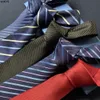 Abito da lavoro con cravatta di design realizzato in seta di gelso Classico e versatile per gli impiegati.Opzioni multiple Cravatte annodate a mano {categoria}