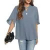 女性用Tシャツ夏の女性クールルーズシャツvネックシフォンブラウスカジュアルレディーストップボタンプルオーバープラス半袖ファッション