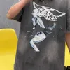 メンズTシャツストリートファッションレトロプリントエンジェルウィングスエクイティパターンレターと特大のルースTシャツユニセックスブラックロックラップスタイルJ240316