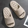 Casual skor badrum tofflor solid färg tjock plattform non slip sommarmoln glider eva inomhus hem sandaler under 4 säsong