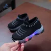 HBP Crianças Sem Marca Tênis Crianças Bebê Meninas Meninos Carta Malha Led Meias Esporte Sapatos de Corrida Iluminados