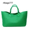 ハンドバッグBottegvenetas Cabat Woven Womens Bag 2024大容量のレジャー通勤ファイル旅行高級ハイエンド