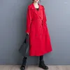 Trench da donna # 6899 Cappotto lungo nero rosso da donna Giacca a vento doppio petto Cintura allentata Spolverino stile coreano Primavera Autunno