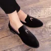 HBP bez marki mody Man Flats Party Wedding Ręcznie robione mokasyny Pozostawia złotą klamrę luksusowe czerwone dno sukienka męskie buty dla mężczyzn