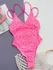 Kvinnors badkläder 2024 Pink Leopard One Piece Swimsuit For Women Sexiga Cross Straps Hollow Out Backless Bikini V-Neck Suspender Summer