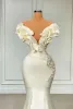 Elegant satin sjöjungfru aftonklänningar från axel ruffles golvlängd blommor pärlor långa pary tillfälle prom klänningar formella bär 2023 bc10991