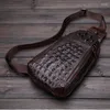 Axelväskor krokodil mönster man bröstet äkta läder män messenger väska casual rese alligator crossbody back pack