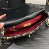 2024 Nouveau style Chaînes de mode Fluffy Épaule Designer Marque Sacs Totes Cross Body Sac à main de haute qualité Sac Femmes Lettre Bourse Téléphone Portefeuille Plaine