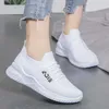 HBP Zapatos no nuevos al por mayor para niños Tejido volador Transpirable Tendencia de zapato único Zapatos casuales con cordones versátiles de comercio exterior