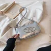 Pas cher en gros liquidation limitée 50% de réduction sac à main nouveau à la mode petit sac Fort mignon femmes été populaire une épaule carré