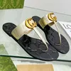 Slippers Femmes G Fashion Rubber Rubber Bottom Flip Flops Chaussures Plat Caulal Beach Slides Jurling Imprimer en cuir Designer Sandales 358