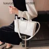 Tessuto alla moda di alta qualità Borsa in tessuto Tote in morbida pelle Borsa coreana tendenza minimalista crossbody per il pendolarismo quotidiano