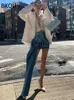 BKQU 2024 Été Denim Mini Jupes Y2K Esthétique 3D Fleurs Conception Taille Haute Micro Jupes Skinny Wrap Jeans Penceil Jupe Femmes 240314