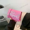 2024 neue Mode Grünkohl Brief Kette Tasche Große Kapazität Lässige Einfachheit Umhängetasche Schultertasche Handheld Kleine Quadratische Tasche Kleine Quadratische Tasche Instagram Stil 240318