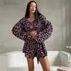 Sexy Pyjamas, sexy Damen-Pyjamas, dreiteiliges Set, Satin-Nachtwäsche, Pyjama aus Seide, Heimkleidung, Langarm-Lounge-Wear-Pyjama mit BHs, kurzer Anzug 24318