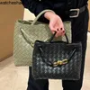 Borsa BottegaVenetas Andiamo Borse Borsa tote intrecciata in vera pelle con fibbia Pendolarismo piccola portatile