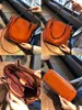 Shoulder Bags Retro Cowhide Single Tote Bag Premium Feeling Dirty Resistant Wear Leather Handheld Crossbody Ladies Briefcase