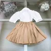 クラシックプリンセスドレスサマーベビートラックスーツサイズ110-160 cmキッズデザイナー服女の子のホワイトカラーシャツとプリーツスカート243