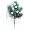 Figurine decorative Bacche di Natale bianche/Steli di bacche Rami di pino Coni artificiali/Spray di agrifoglio bianco/Ghirlande per la decorazione