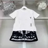 Nieuwe driedelige baby trainingspakken voor kinderen Maat 100-160 CM merkkleding voor kinderen Symmetrische afdrukken revers jongensshirt T-shirt en korte broek 24Mar