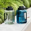 Wasserflasche, 2 Liter, für Männer, Outdoor, Reisen, Sport, Fitnessstudio, BPA-frei, tragbarer, auslaufsicherer Wasserkocher, Kunststoffflaschen mit großem Fassungsvermögen, 240314