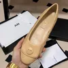 Top Quality Ballet Sapatos Baixos Mulheres Mens Sapato Casual Verão Ao Ar Livre Viajar Sandália Caminhada Luxurys Designer Tênis Baixo Couro Praia Dança Sexy Vestido Sapatos Loafer