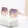 Gafas de sol 2024 Marco grande de moda para mujeres Gafas resistentes a los rayos UV europeas y americanas