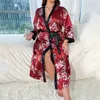 Sexiga pyjamas plus storlek 5xl sexig kärlek tryck blomma lång mantel nattklänning kimono badrock klänning sömnkläder kvinnor satin hemklädnad klänning 24318