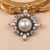 Brooches Baroque Retro Antique Imitation Pearl Brooch Fashionable Exquisite Atmospheric Badge Cool Simple Unisex Clothing Accessory Clip