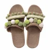 HBP icke-varumärke Etniska föräldrar Barn Tassel Flat Beach Sandals Ladies Päls Ball tofflor Thailand Linen Grass Woven Slides For Men Women