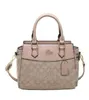 2023 Fashion Classical Womens Bag 2023 Ny nischdesigner Fashion Tote Bag med avancerad tryckt bärande crossbody-väska 02